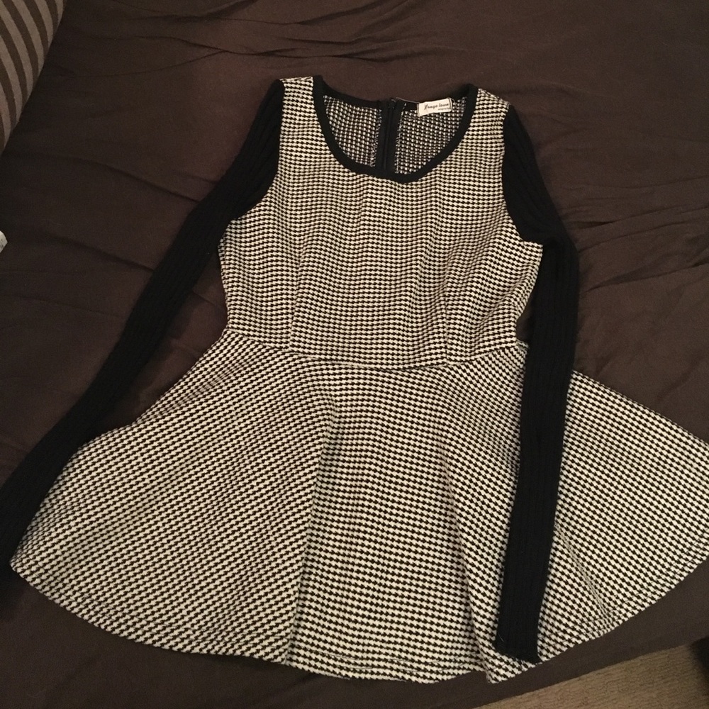 Chic long sleeve black pattern top
